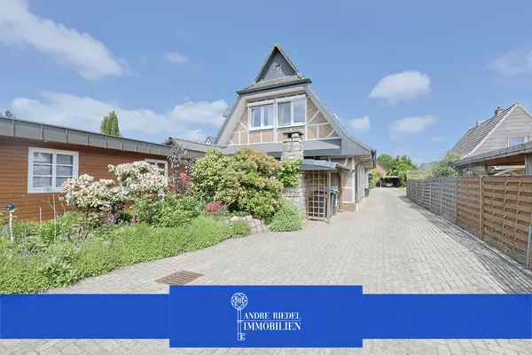 Maisonette-Wohnung mit Doppelhausflair | Terrasse | Garten | Garage | weitere Räume im Außenbereich